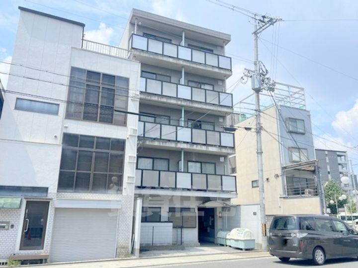 シャトル京都駅の外観