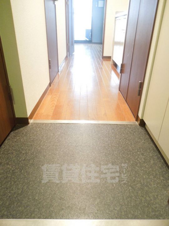 レジュールアッシュ清水の玄関
