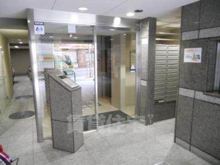 HF河原町二条レジデンス(エイチエフ)の玄関