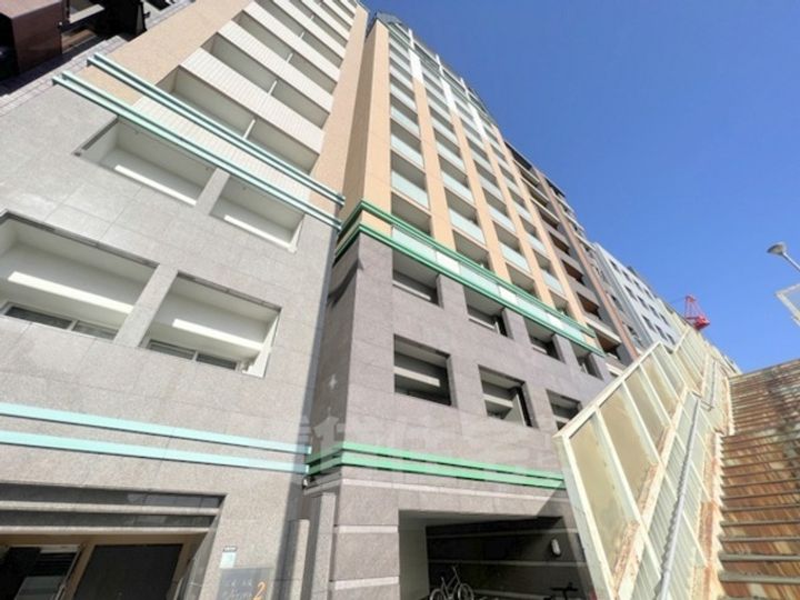 プレサンスNEO京都烏丸の外観