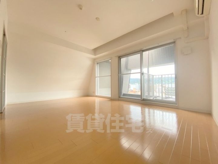 プレサンスNEO京都烏丸の居間