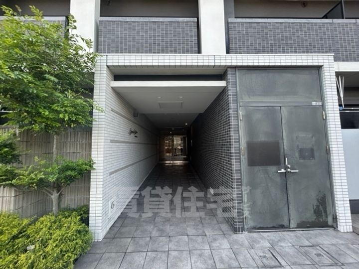 大阪府大阪市住吉区山之内3丁目の賃貸マンションの玄関