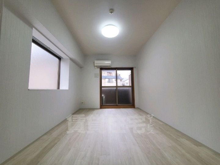 ディナスティ十三東205の居間