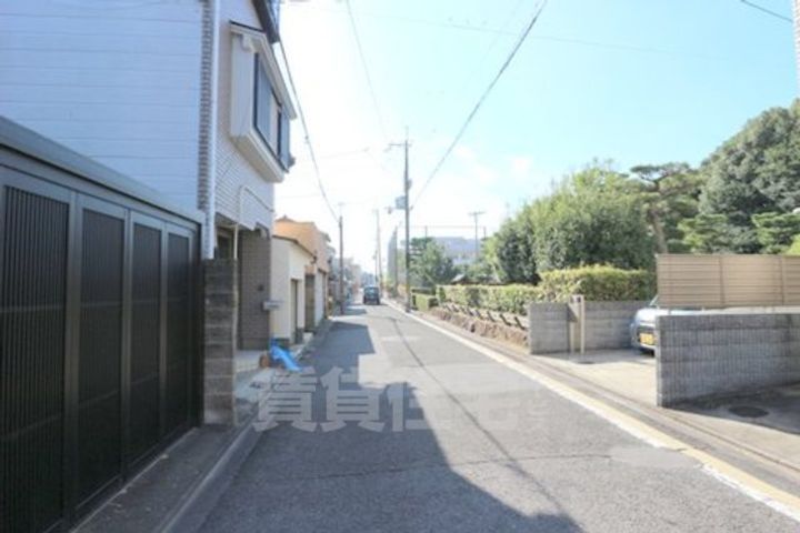 ジュネス21の周辺