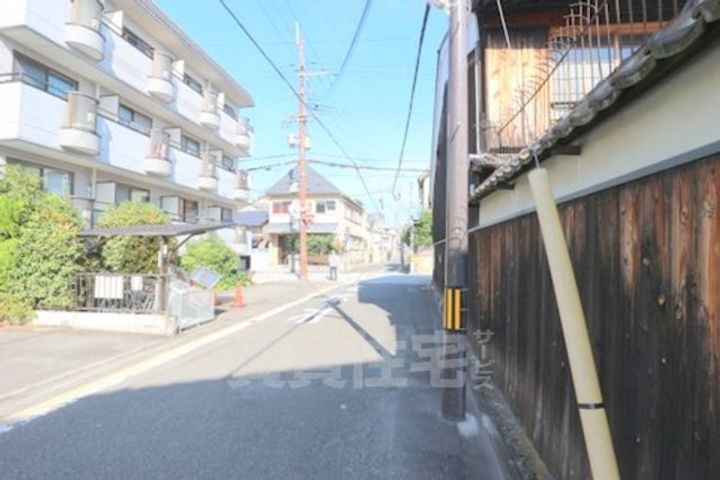 ジュネス21の周辺