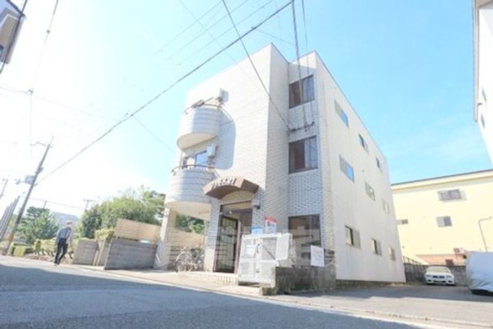 ジュネス21の外観