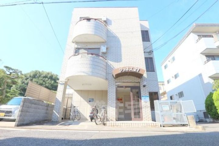 ジュネス21の外観