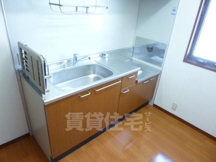 大阪府東大阪市花園東町1丁目の賃貸アパートのキッチン