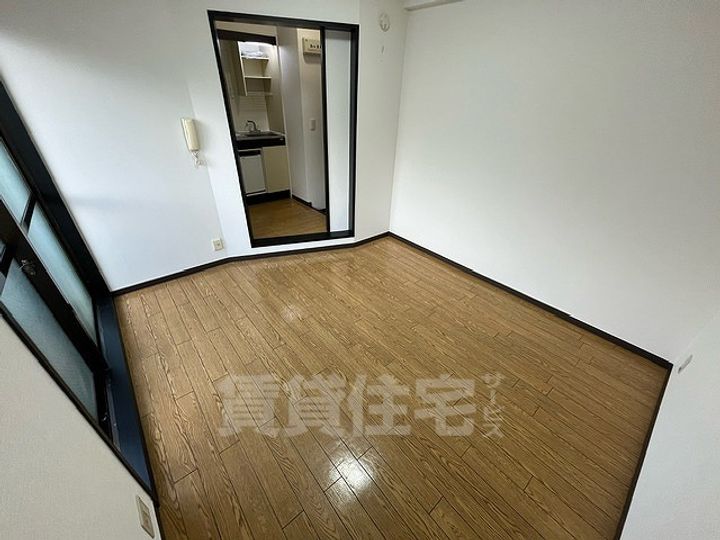 クリアメモリーの居間