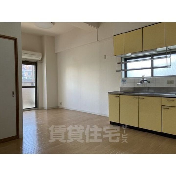 リヴァーサイド植田の居間