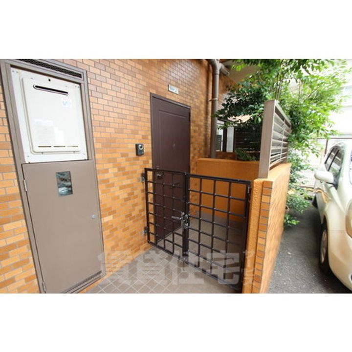 リヴァーサイド植田の玄関