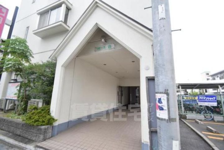 大阪府茨木市真砂1丁目の賃貸マンションの玄関