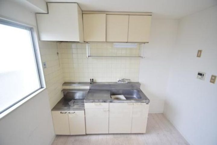 大阪府茨木市真砂1丁目の賃貸マンションのキッチン