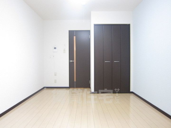 大阪府堺市西区鳳東町7丁の賃貸アパートの居間