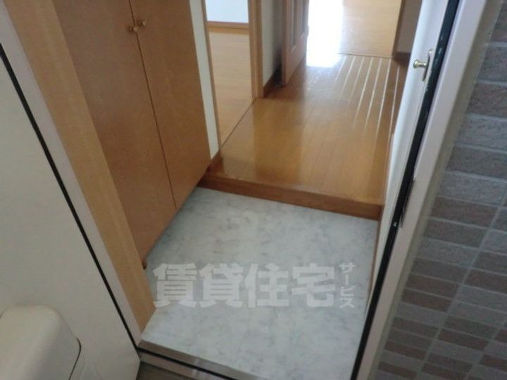 愛知県名古屋市昭和区川名本町5丁目の賃貸マンションの玄関