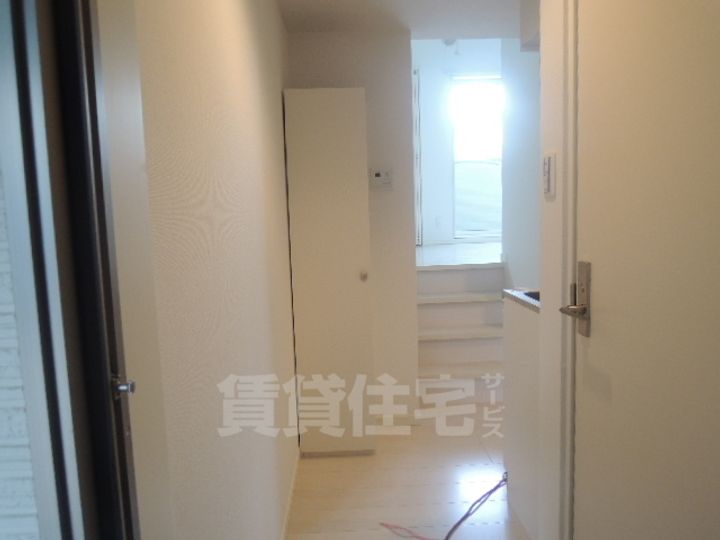 ブランジーノ塚本202の玄関