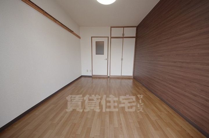 大阪府東大阪市末広町の賃貸マンションの居間