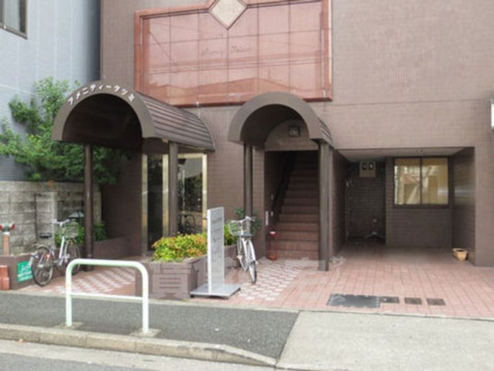 アメニティタツミ3Cの玄関