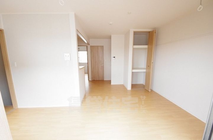 リリーフの居間