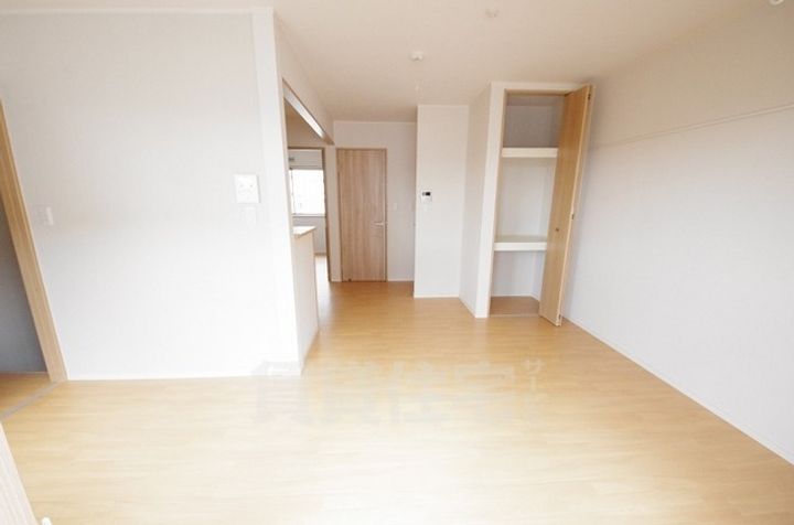 リリーフの居間