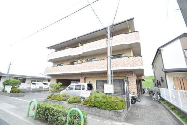 大阪府茨木市玉島2丁目の賃貸マンションの外観