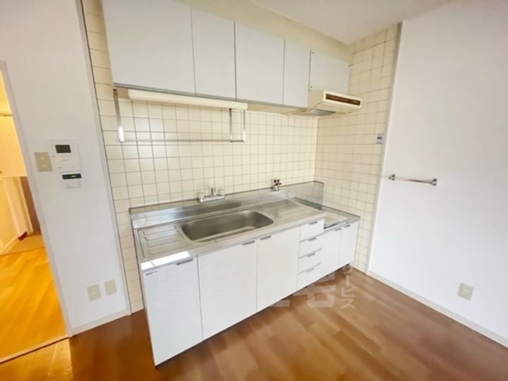 大阪府茨木市玉島2丁目の賃貸マンションのキッチン