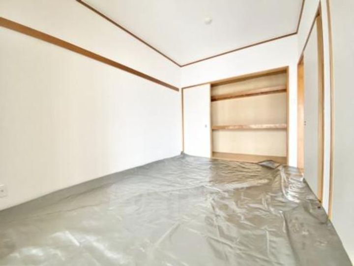 大阪府茨木市西田中町の賃貸マンションの寝室
