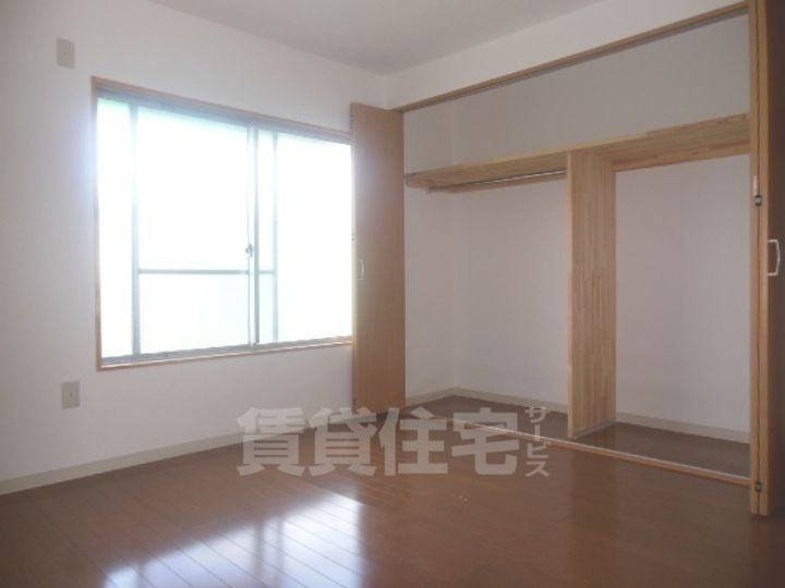 大阪府茨木市丑寅1丁目の賃貸マンションの子供部屋