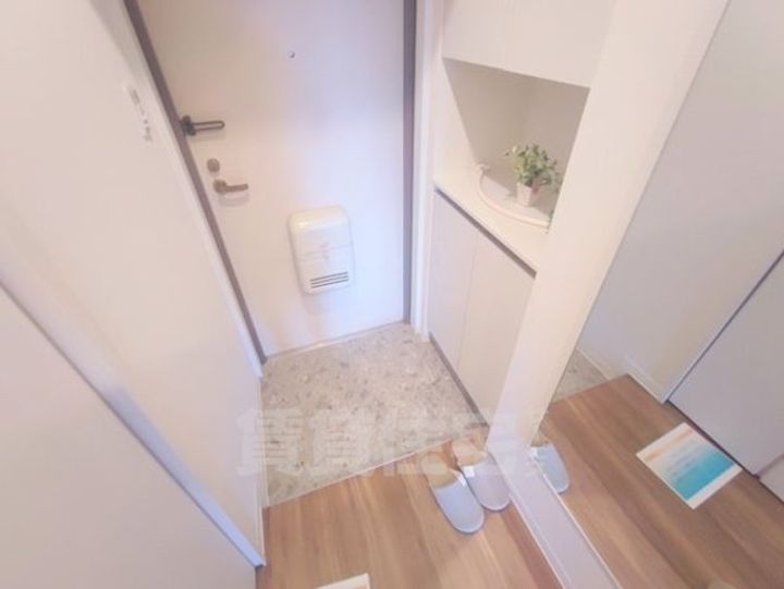 CASA VERDE高辻(カーサヴェルデ)の玄関