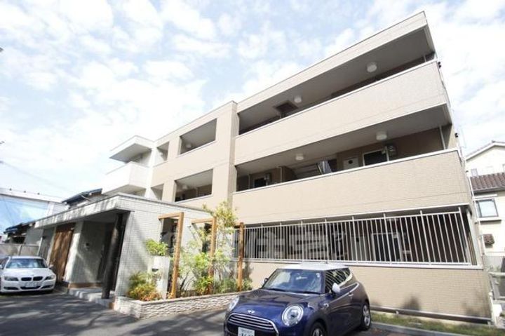 大阪府堺市堺区南三国ヶ丘町4丁の賃貸アパートの外観