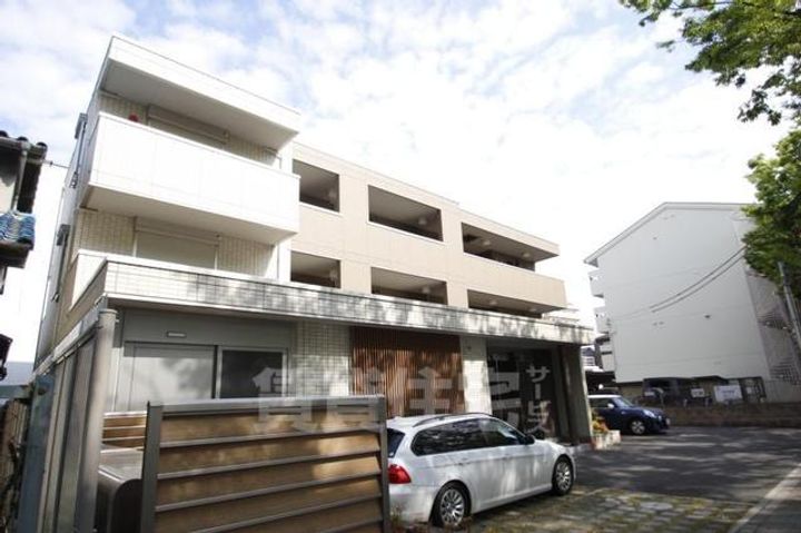 大阪府堺市堺区南三国ヶ丘町4丁の賃貸アパートの外観