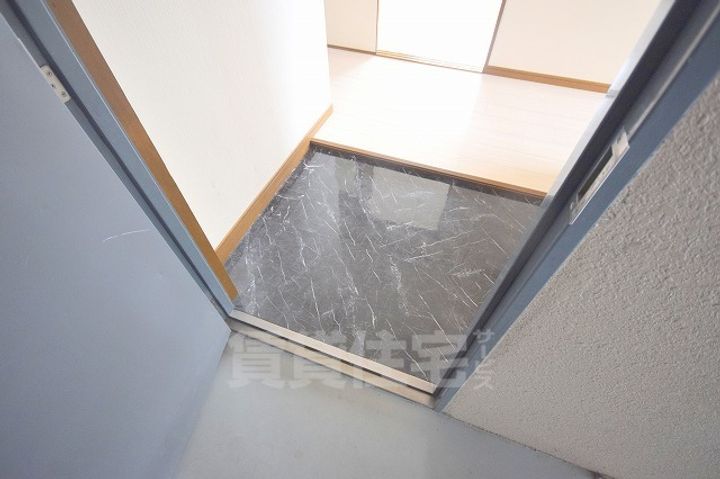 グランジュール西澤の玄関