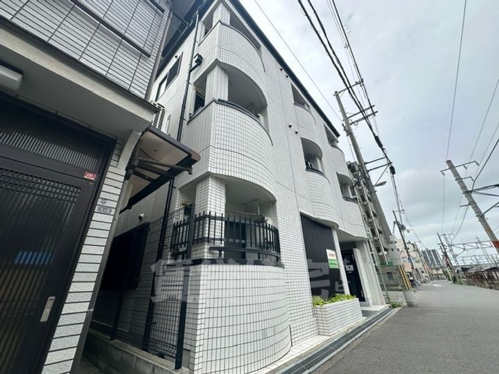 ホワイトヴィラ杉本の外観