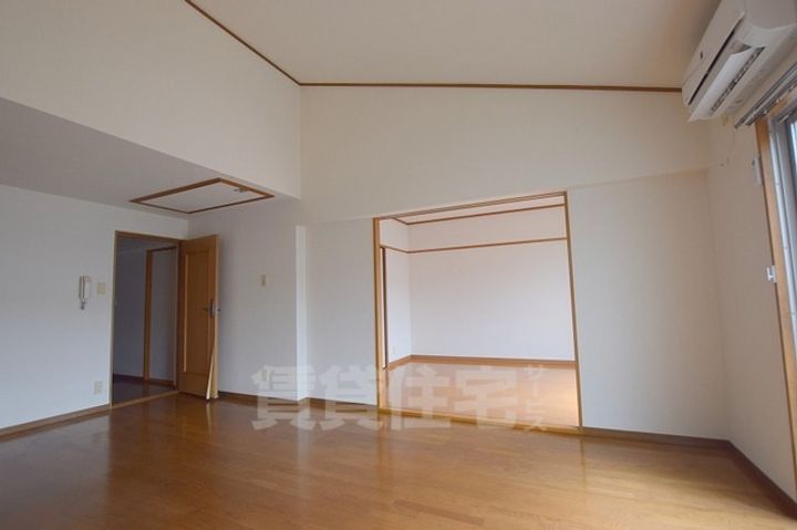 エルメホールアビタシオンの居間