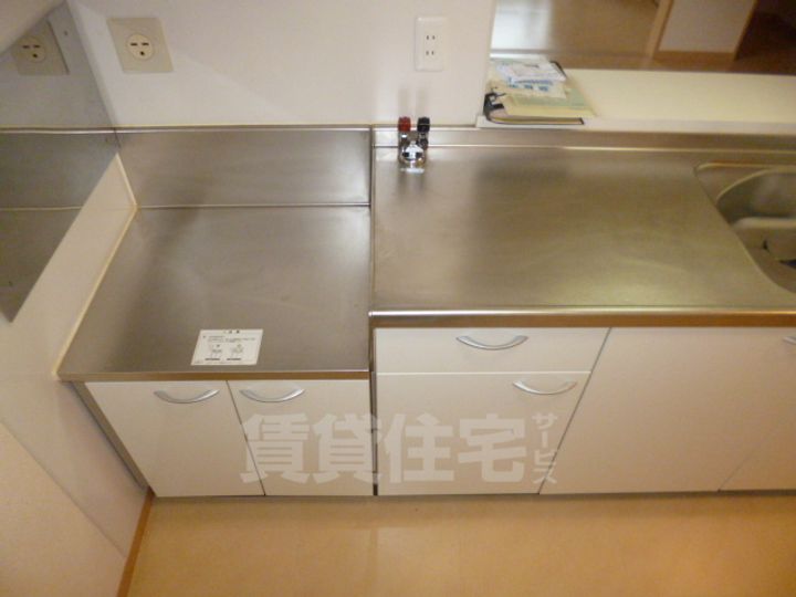 大阪府茨木市上野町の賃貸アパートのキッチン