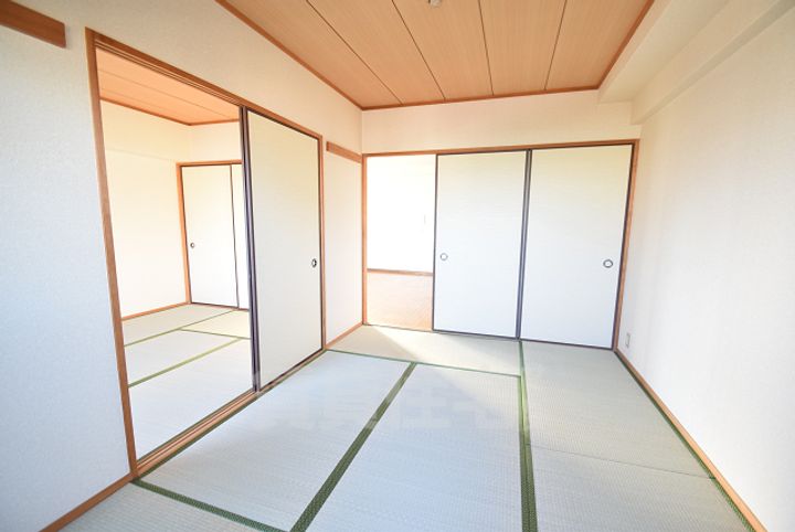 大阪府茨木市蔵垣内3丁目の賃貸マンションの寝室