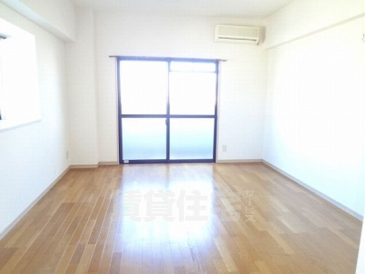 福岡県福岡市東区原田1丁目の賃貸マンションの居間