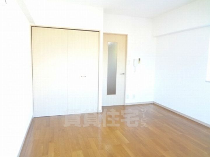 福岡県福岡市東区原田1丁目の賃貸マンションの居間