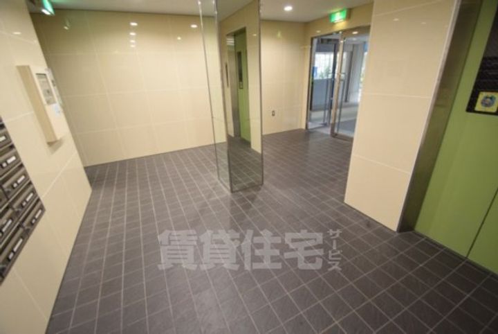 大阪府茨木市双葉町の賃貸マンションの玄関