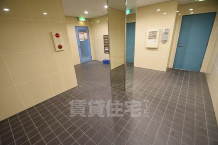 大阪府茨木市双葉町の賃貸マンションの玄関