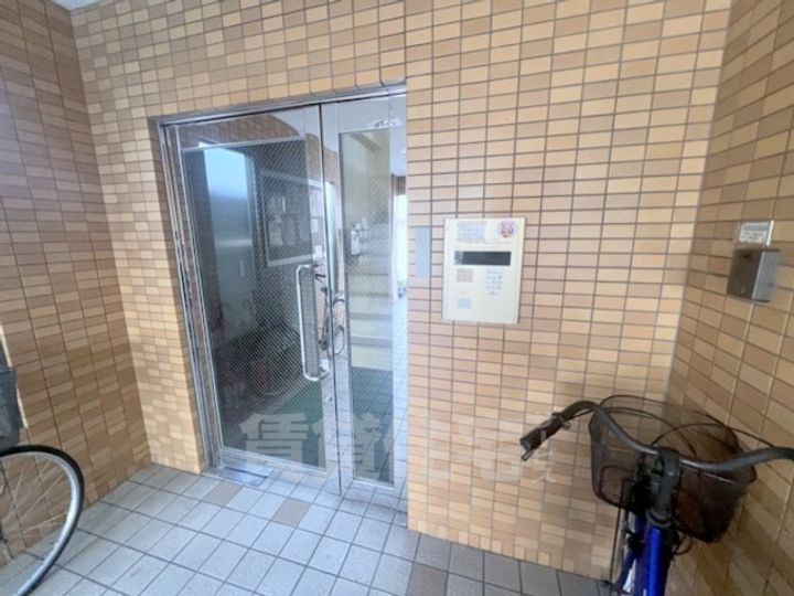 プレールハイム大宮の玄関