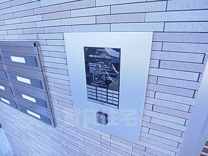 ヴィラージュ山手の玄関