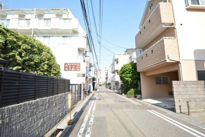 ワイエムケイマンションの周辺