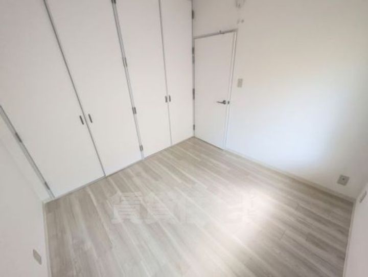 大阪府茨木市橋の内1丁目の賃貸マンションの寝室