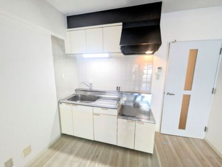 大阪府茨木市橋の内1丁目の賃貸マンションのキッチン