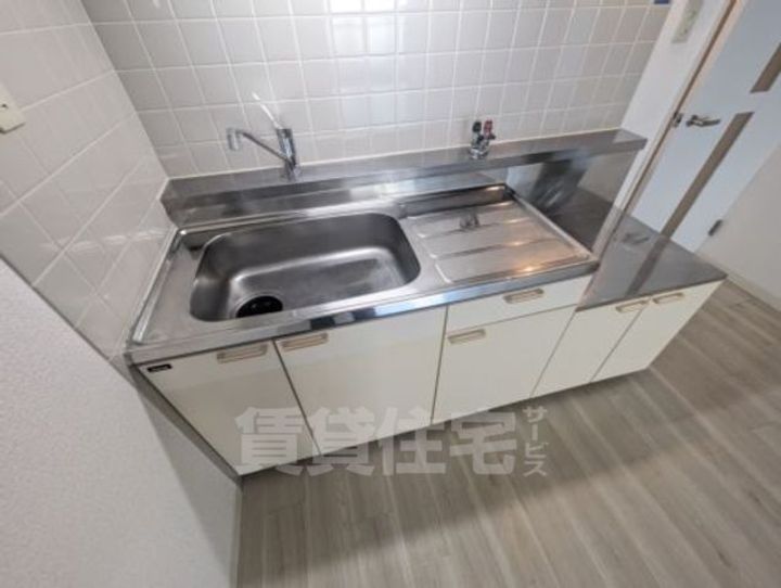 大阪府茨木市橋の内1丁目の賃貸マンションのキッチン