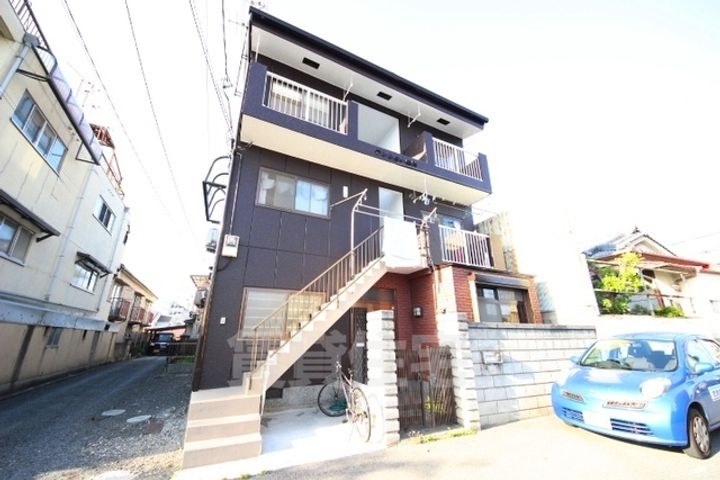 マンション廣岡の外観