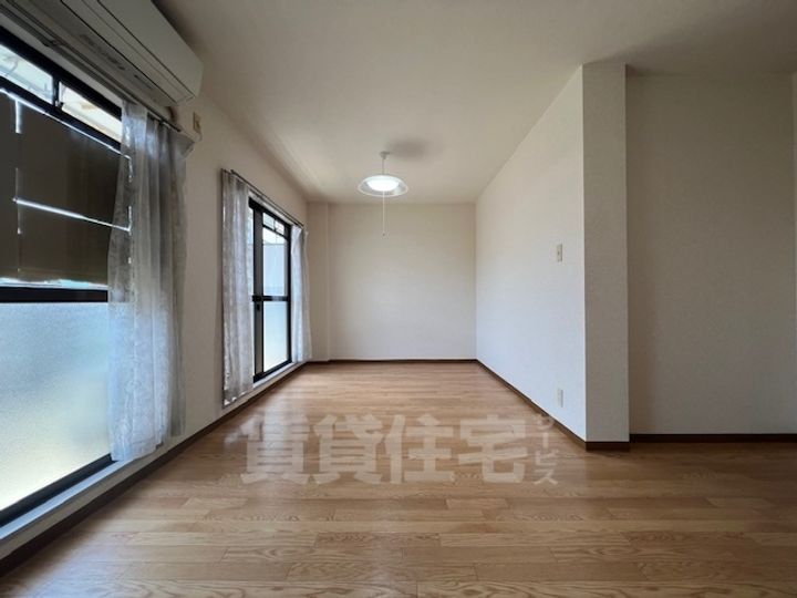 三貴ハイツの居間