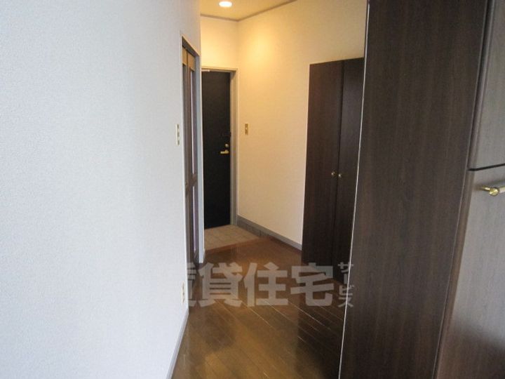 カーサ野中の玄関