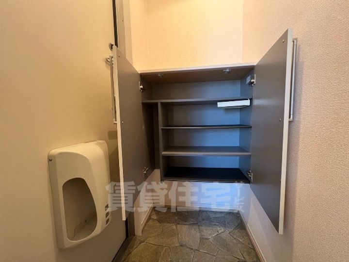 レクニルドの玄関